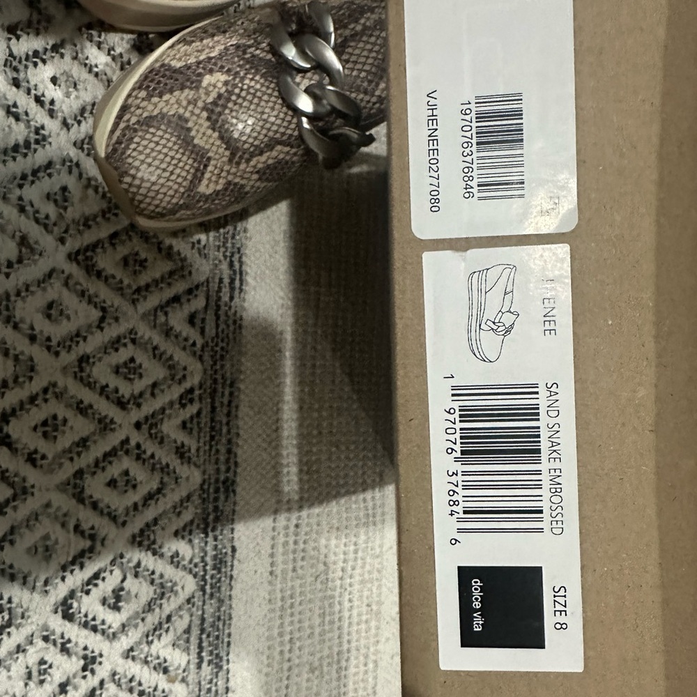 Dolce Vita Jhenee Sneaker - Picture 3 of 5